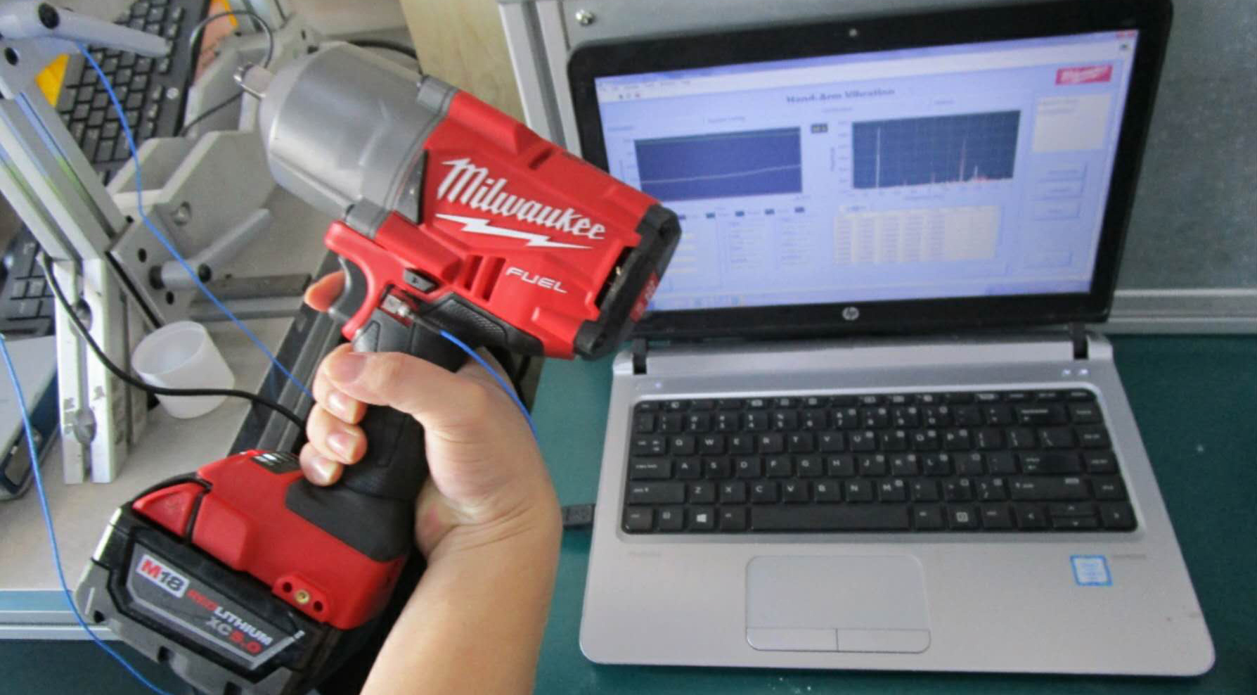 356A02加速度傳感器交貨應用在電工工具研發(fā)驗證設(shè)計